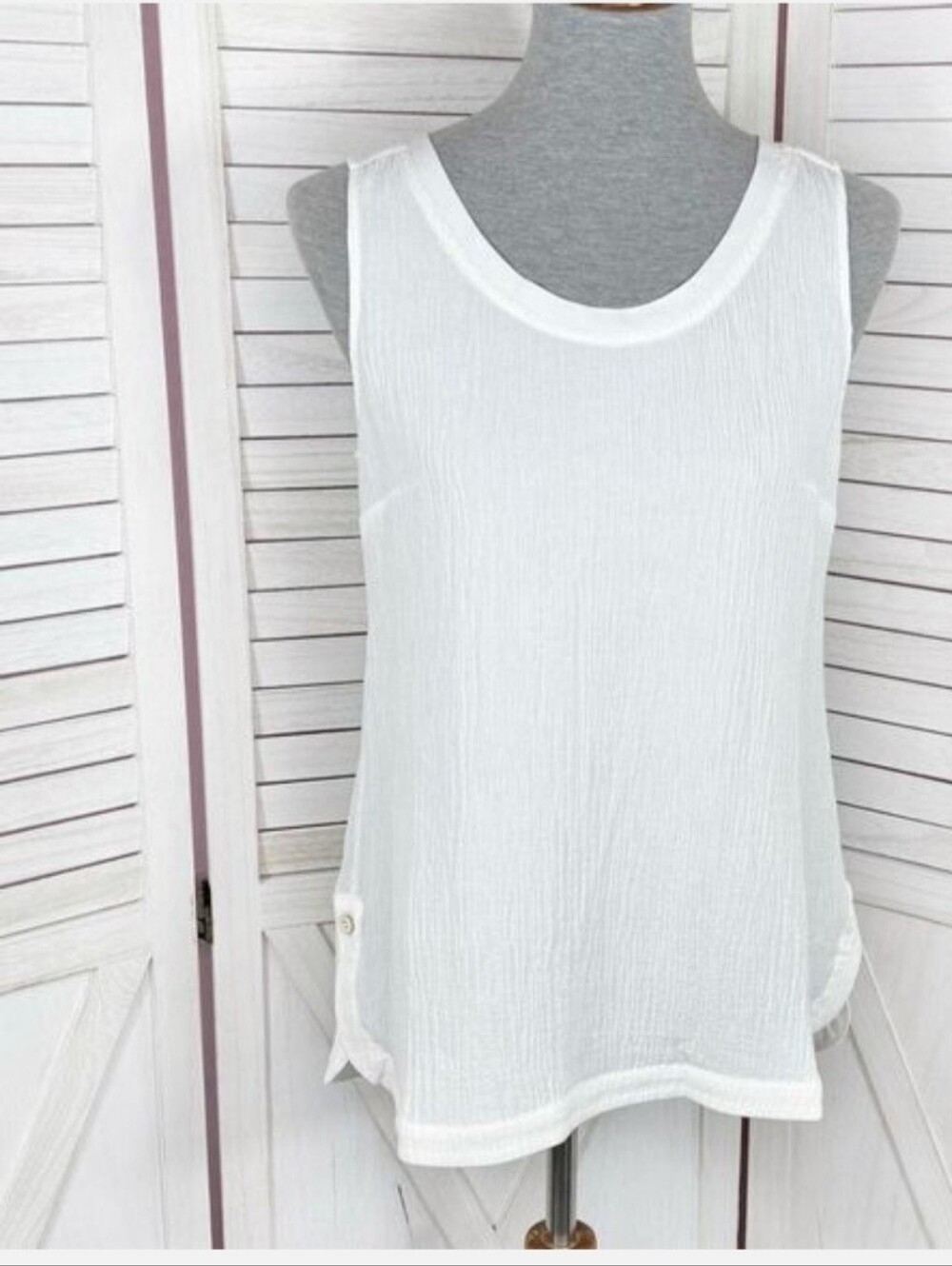 Soft Surroundings White Textured Scoop Neck Tank with Side Button Detail Sz 2X